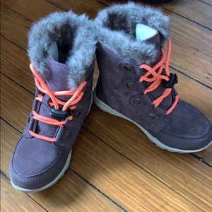 Sorel waterproof boots! Excellent condition!